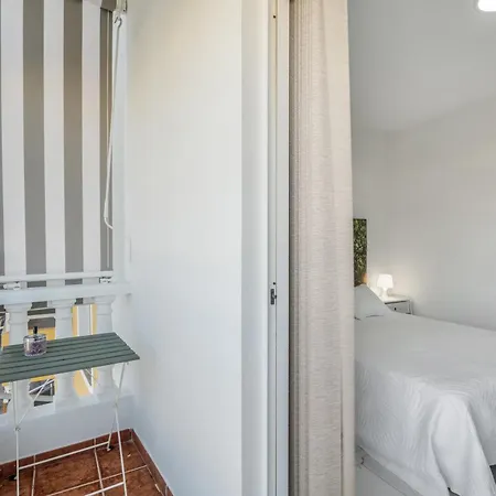 Room's La Tosquita Nyaraló