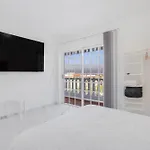 Room's La Tosquita